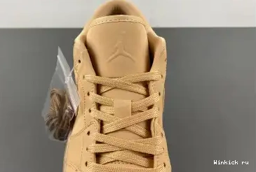 “Pale Jordan Sand” Air Low Vanilla 1 SE 0701
